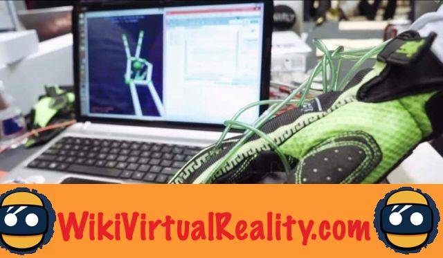 Un guante para tocar la realidad virtual