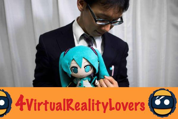 Realidad virtual: un japonés se casa con el holograma del cantante